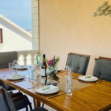 Apartmani Mate Rogoznica  Exteriör bild