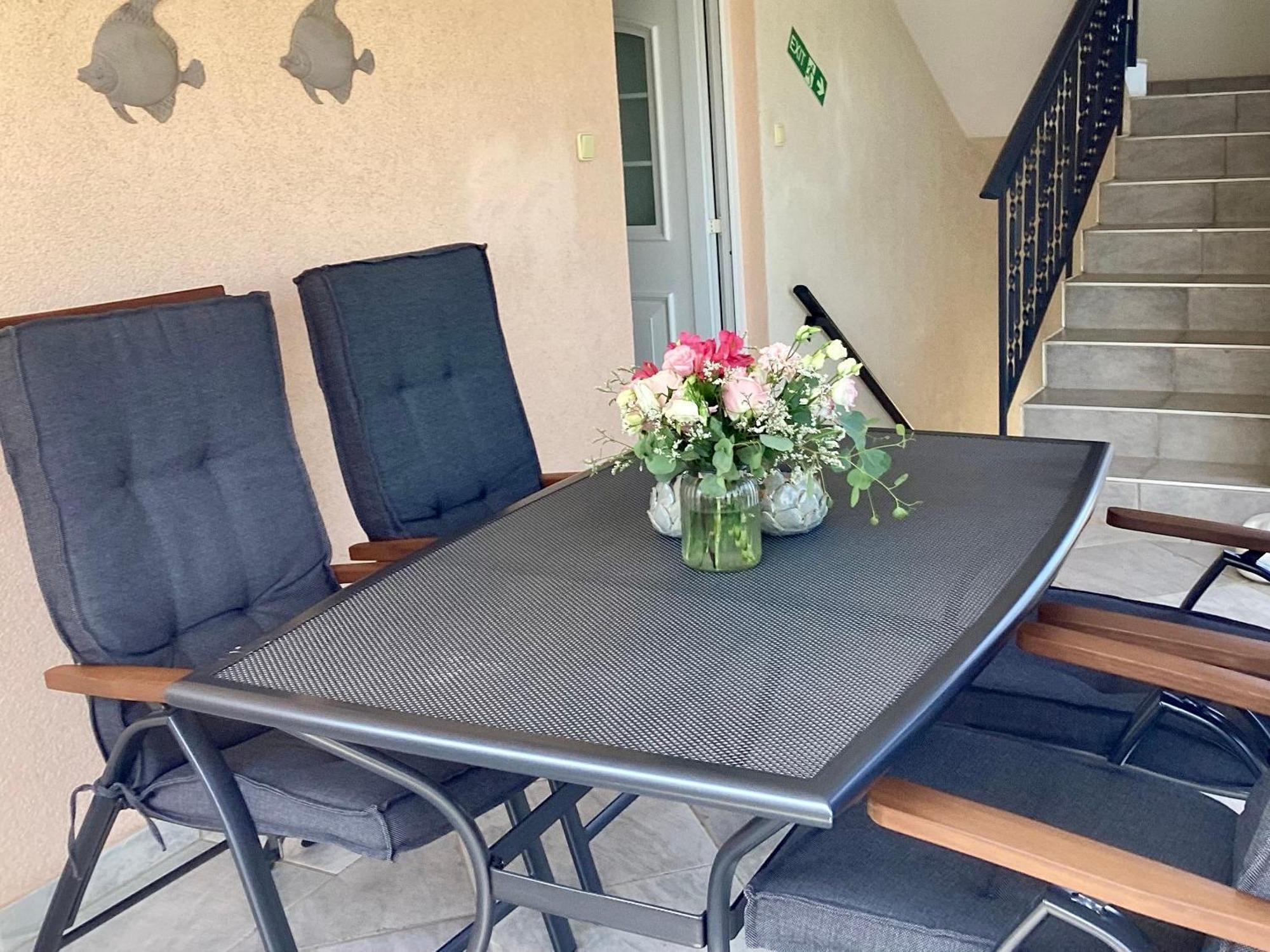 Apartmani Mate Rogoznica  Rum bild
